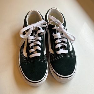 NWOB Kids’ Vans dark green size 2